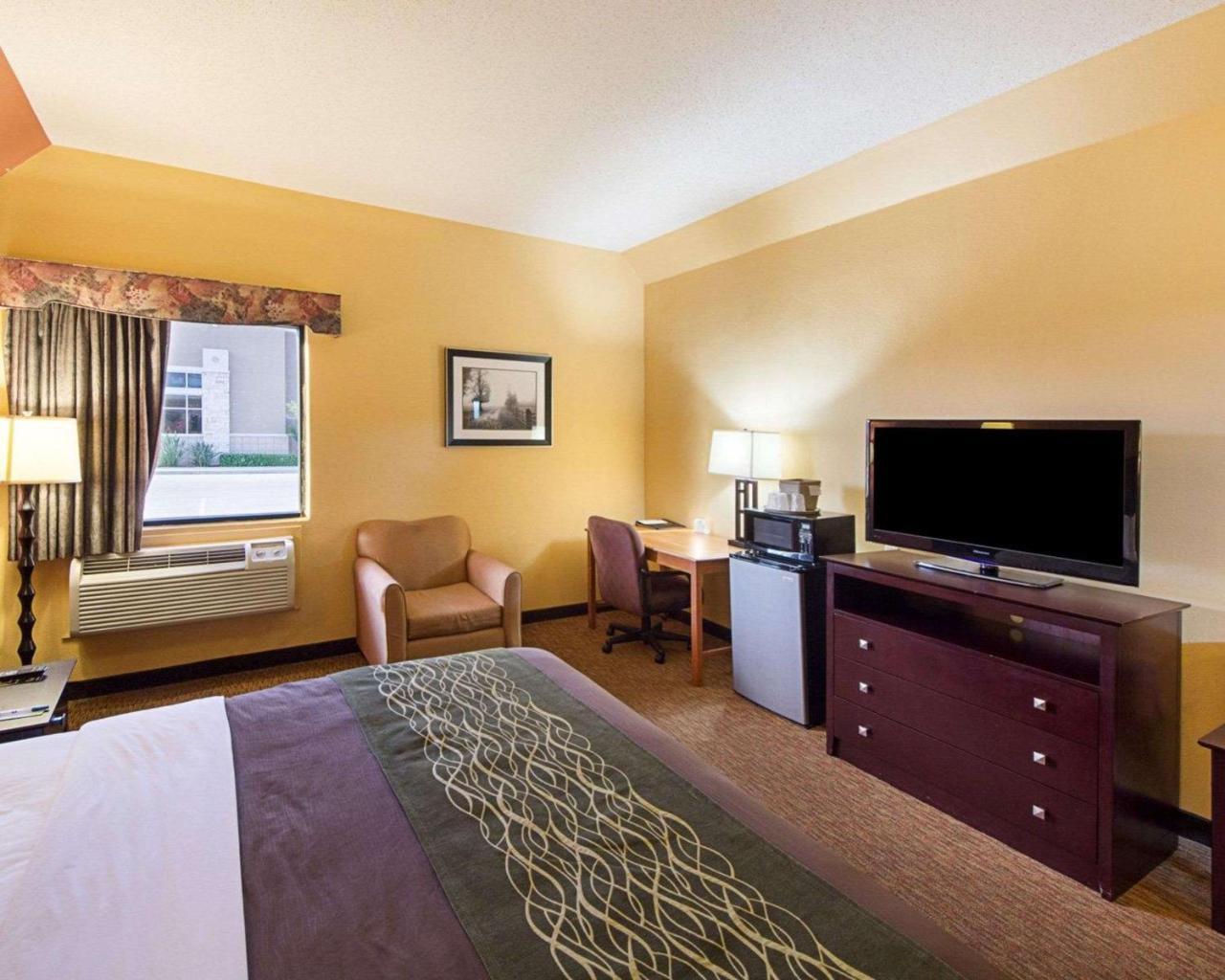 Comfort Inn Near Medical Center Мишен Экстерьер фото